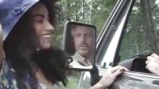 بلوند ، به دنبال پاس ...