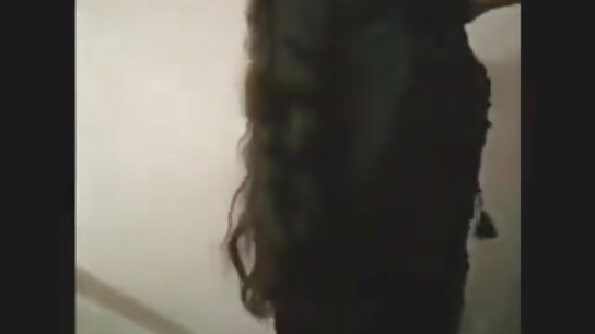 او او را بر روی رختخ ...